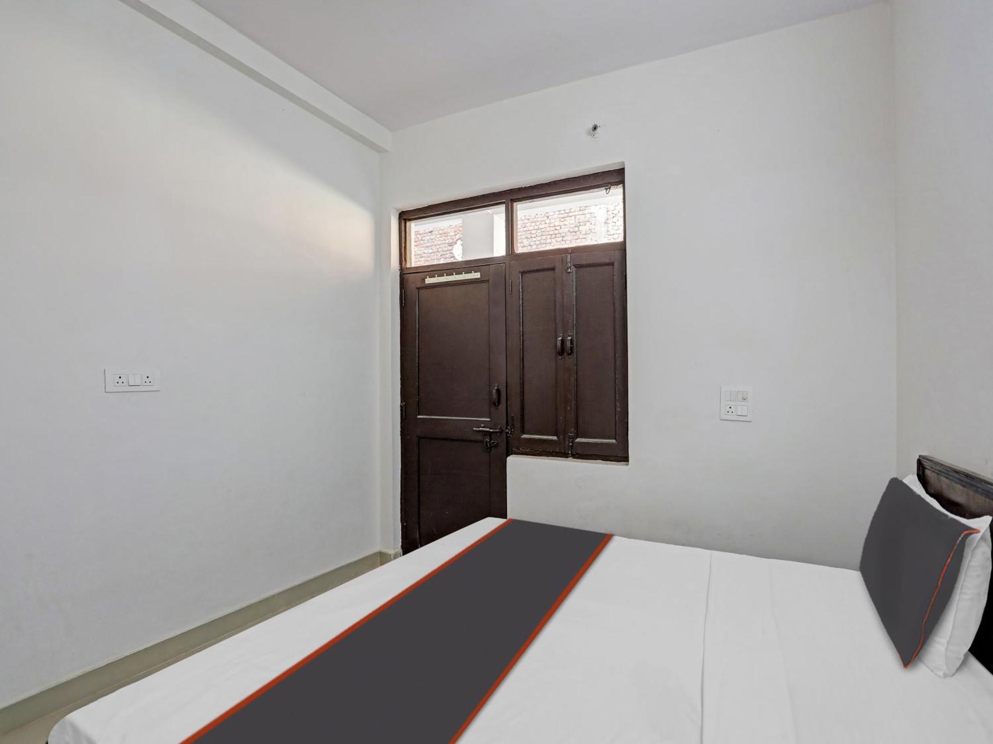 Spot On Mt White House Hotel Badarpur  Exterior photo
